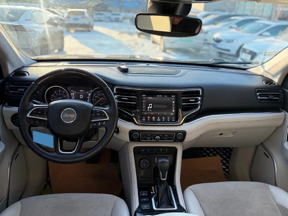 2018 Jeep Grand Commander 2.0T 265HP L4 9AT,autocango,china used car exporter,china ev exporter,chinese used car exporter,chinese used ev exporter