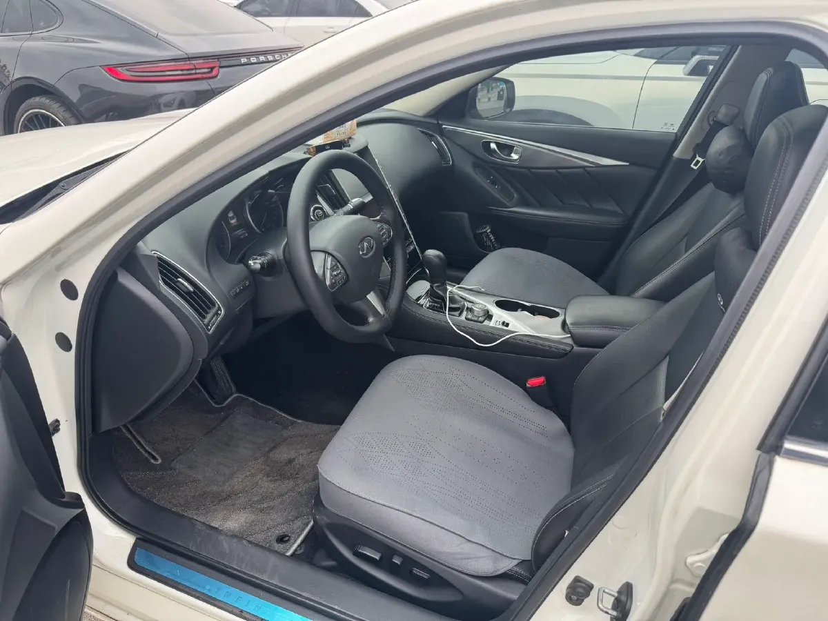 2016 Infiniti Q50L 2.0T 211HP L4 7AT,autocango,china used car exporter,china ev exporter,chinese used car exporter,chinese used ev exporter