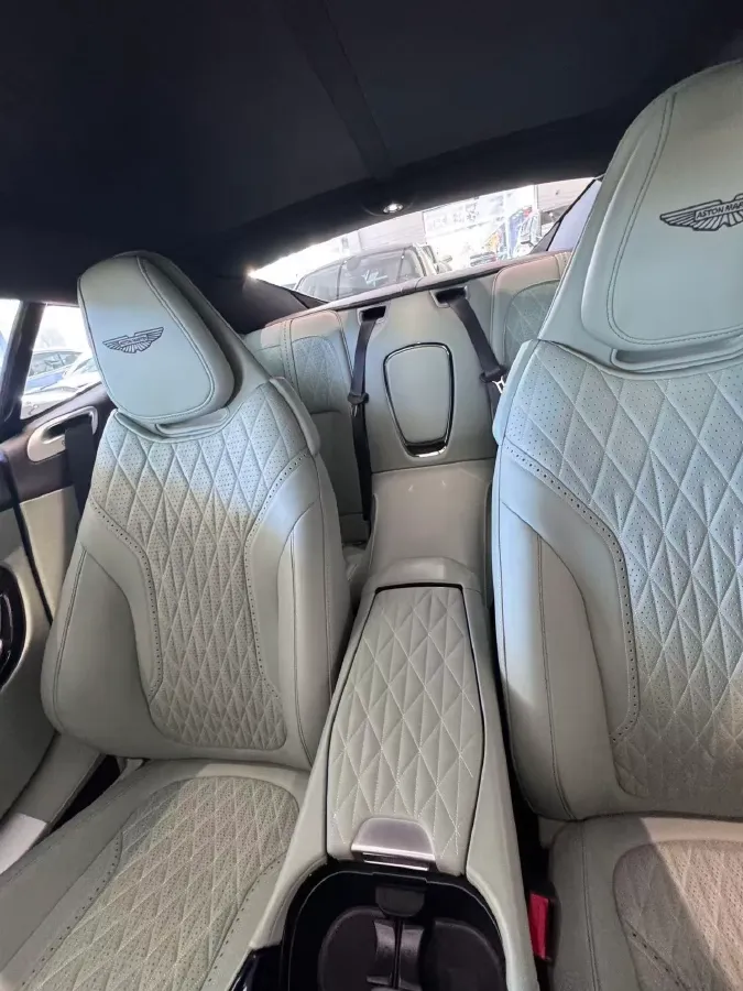 2025 Aston Martin DB12 4.0T 680HP V8 8AT,autocango,china used car exporter,china ev exporter,chinese used car exporter,chinese used ev exporter