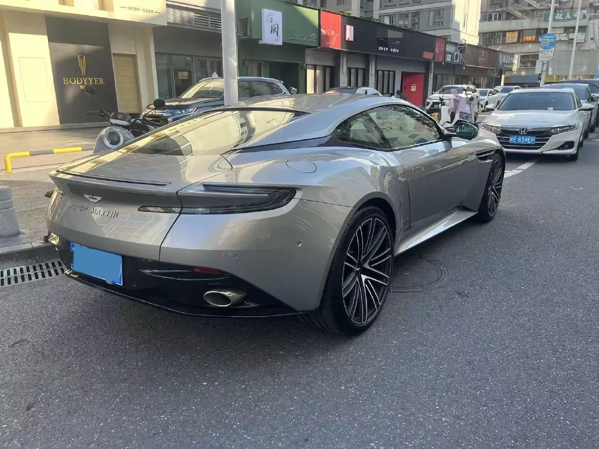 2025 Aston Martin DB12 4.0T 680HP V8 8AT,autocango,china used car exporter,china ev exporter,chinese used car exporter,chinese used ev exporter