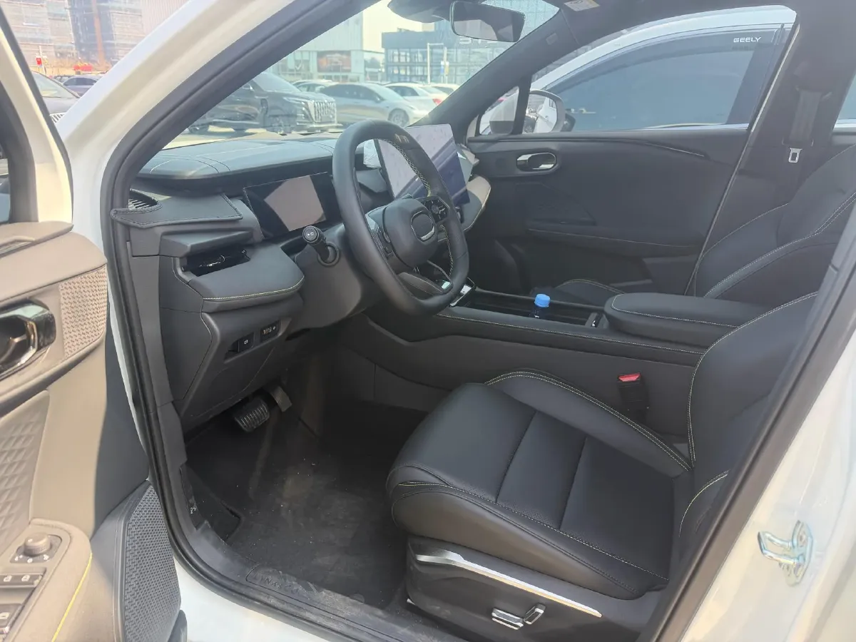 2025 LYNK&CO 06 1.5T 181HP L4 7DCT,autocango,china used car exporter,china ev exporter,chinese used car exporter,chinese used ev exporter