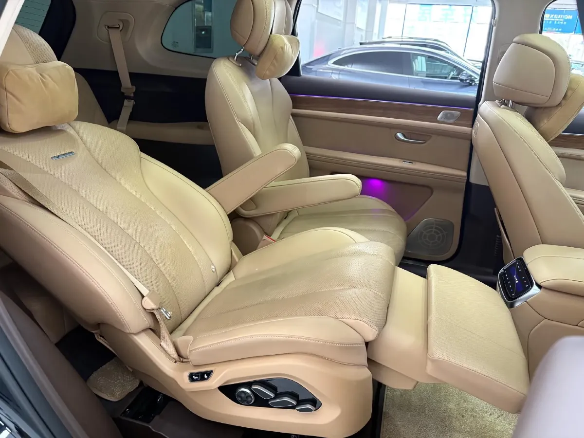 2024 AITO AITO M7 1.5T 152HP L4 REEV 38.5KWH,autocango,china used car exporter,china ev exporter,chinese used car exporter,chinese used ev exporter