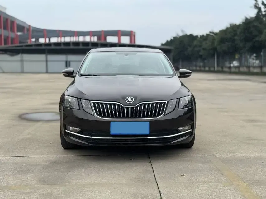 2018 Skoda Octavia 1.6L 110HP L4 6AT,autocango,china used car exporter,china ev exporter,chinese used car exporter,chinese used ev exporter