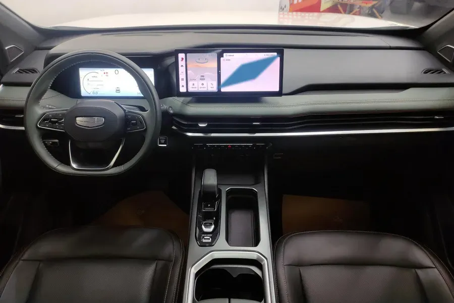 2023 Geely Okavango L 2.0T 218HP L4 7DCT,autocango,china used car exporter,china ev exporter,chinese used car exporter,chinese used ev exporter