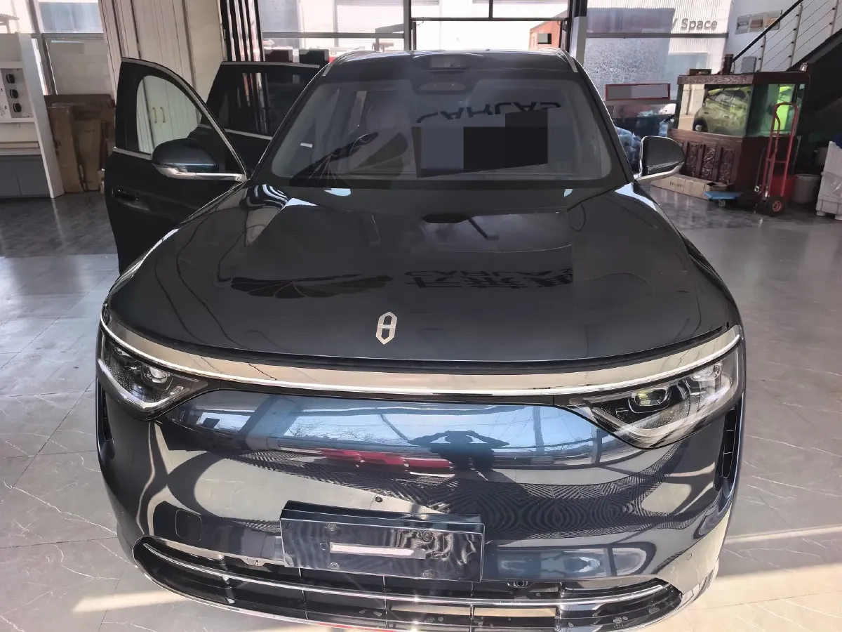 2025 AITO AITO M8 REEV 160HP REEV 53.4KWH,autocango,china used car exporter,china ev exporter,chinese used car exporter,chinese used ev exporter