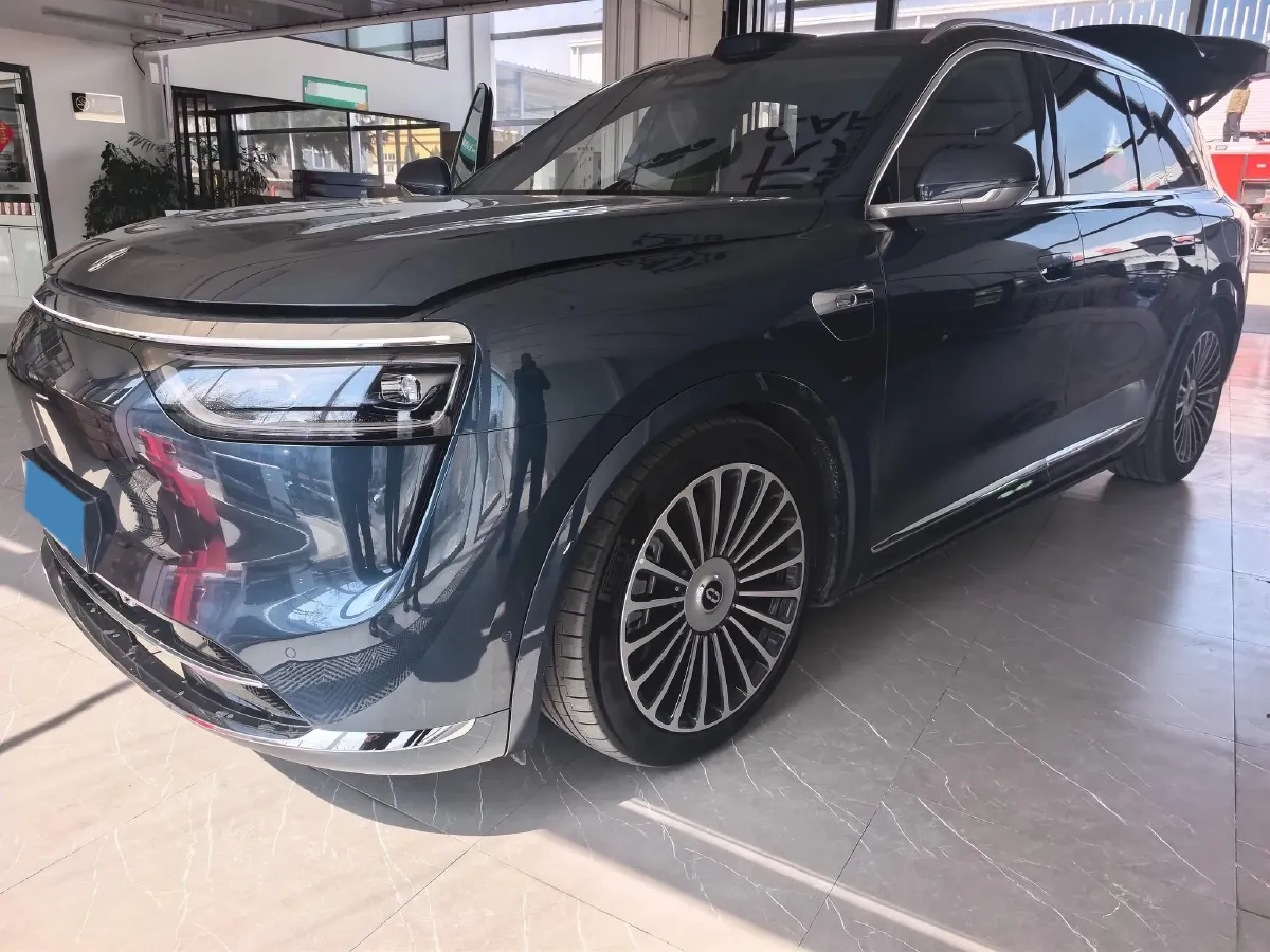 2025 AITO AITO M8 REEV 160HP REEV 53.4KWH,autocango,china used car exporter,china ev exporter,chinese used car exporter,chinese used ev exporter