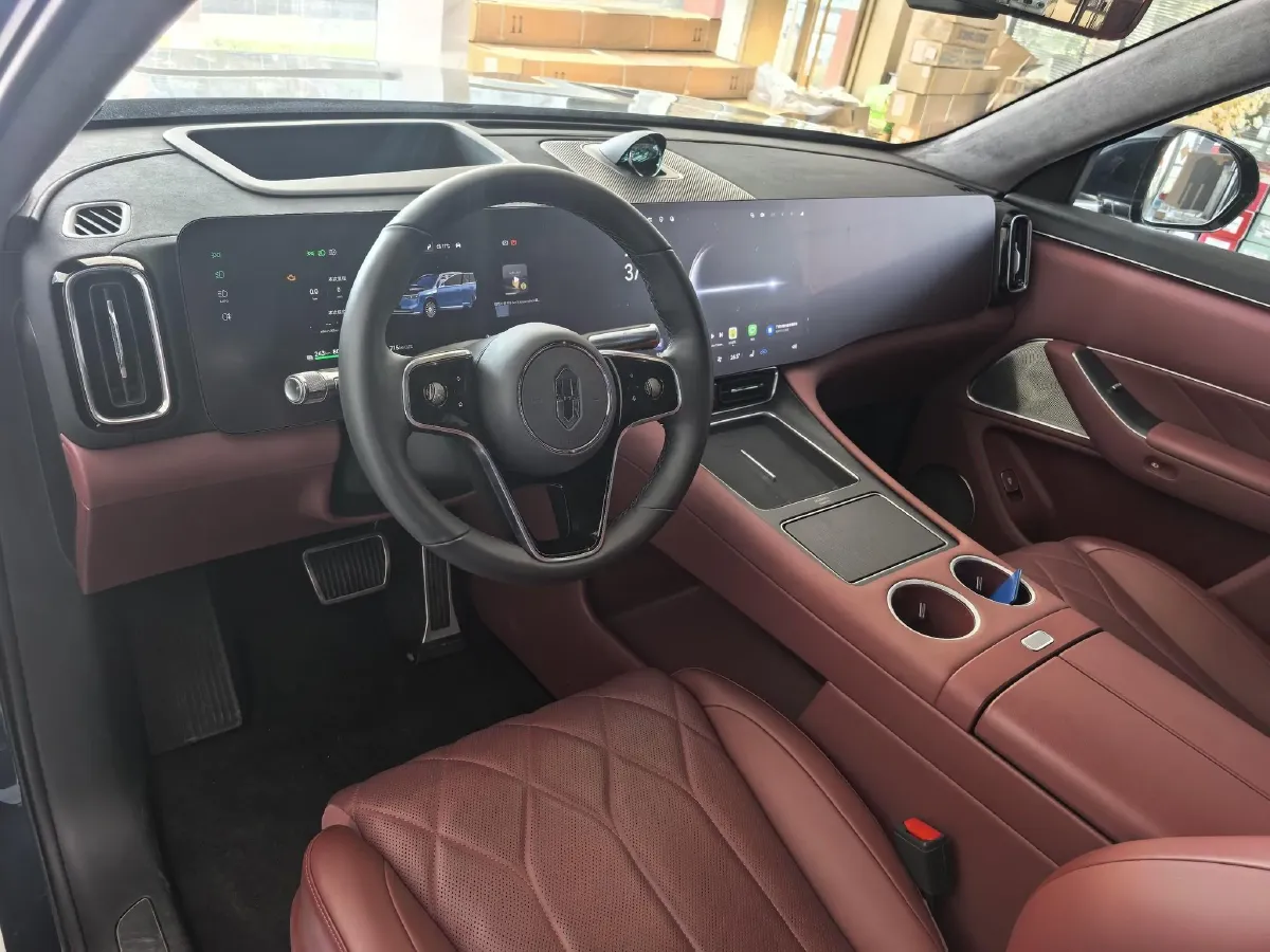 2025 AITO AITO M8 REEV 160HP REEV 53.4KWH,autocango,china used car exporter,china ev exporter,chinese used car exporter,chinese used ev exporter