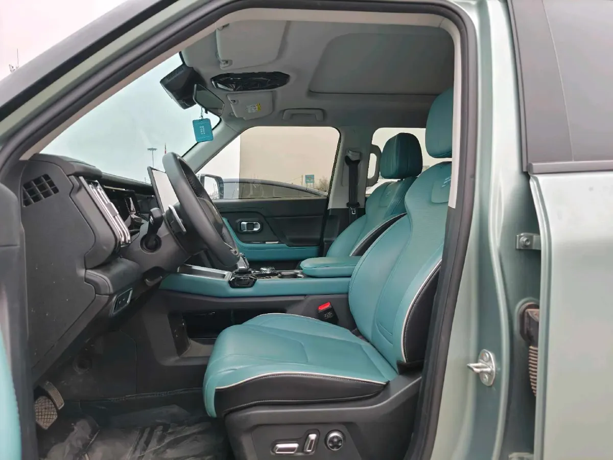 2025 Jetour Traveller 2.0T 254HP L4 7DCT,autocango,china used car exporter,china ev exporter,chinese used car exporter,chinese used ev exporter