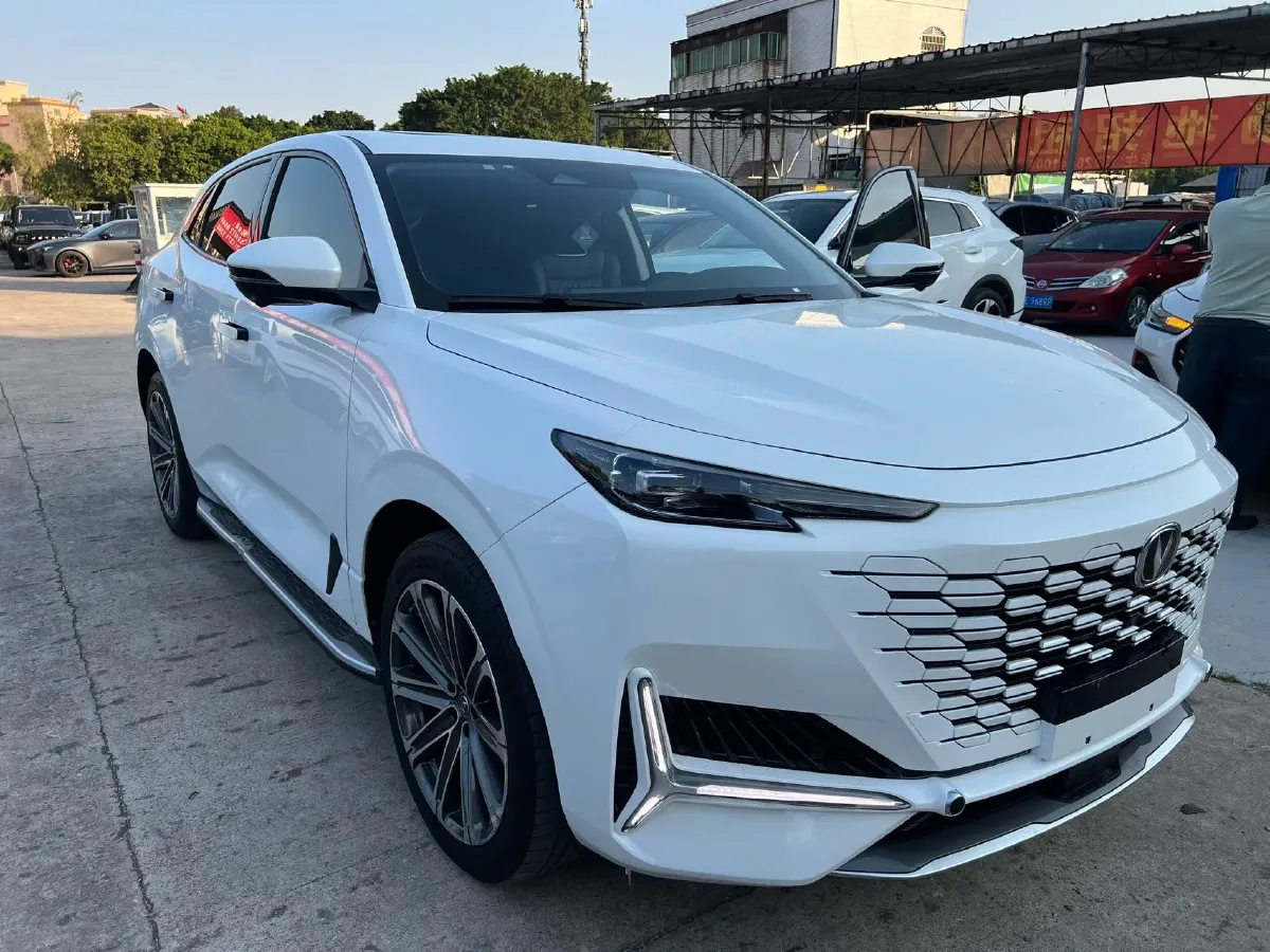2021 ChangAn UNI-K 2.0T 233HP L4 8AT,autocango,china used car exporter,china ev exporter,chinese used car exporter,chinese used ev exporter