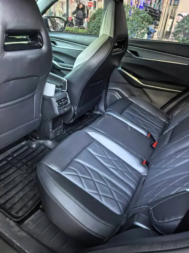 2024 ChangAn CS75 Plus 1.5T 188HP L4 8AT,autocango,china used car exporter,china ev exporter,chinese used car exporter,chinese used ev exporter