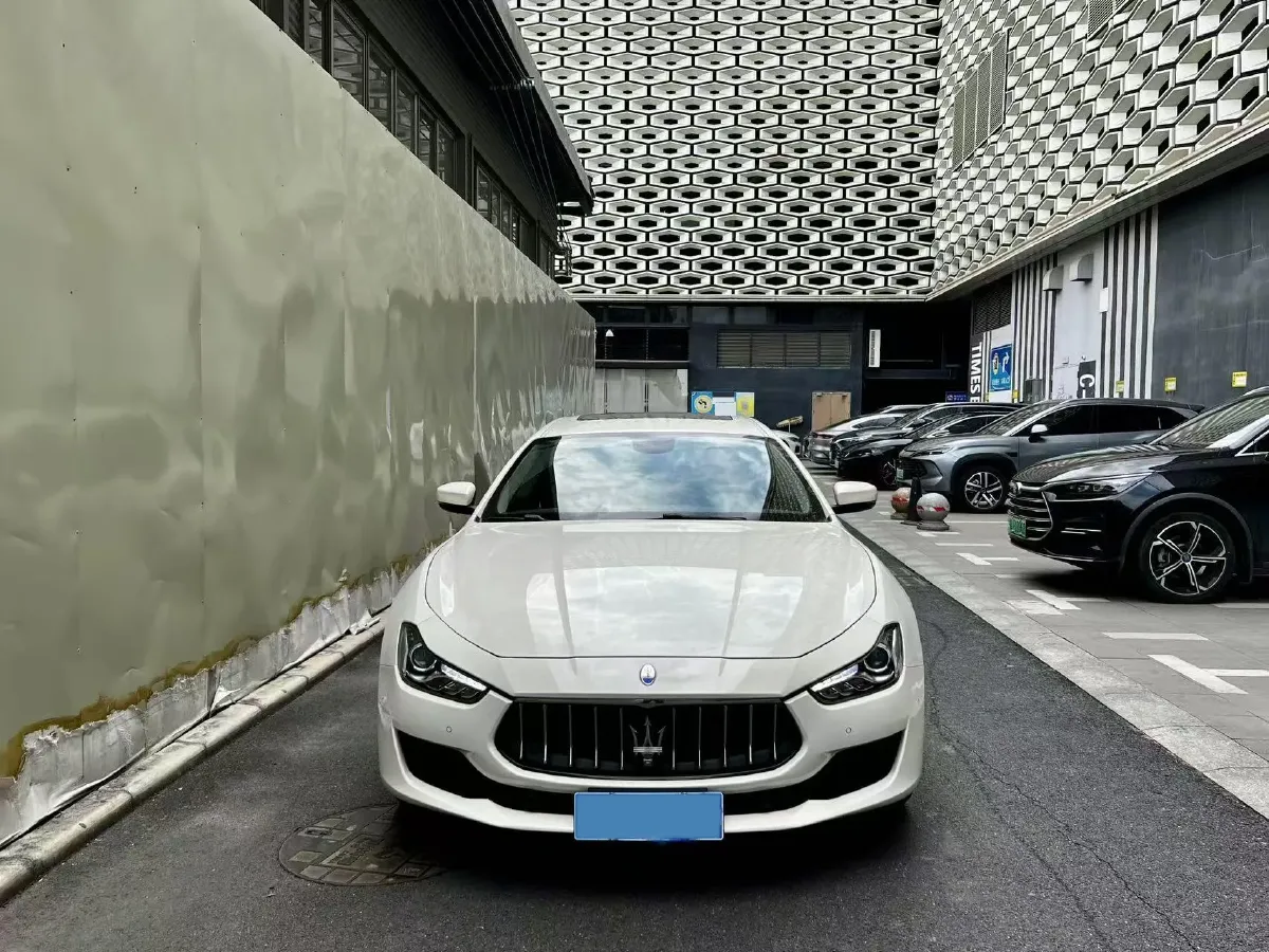 2018 Maserati Ghibli 3.0T 350HP V6 8AT,autocango,china used car exporter,china ev exporter,chinese used car exporter,chinese used ev exporter