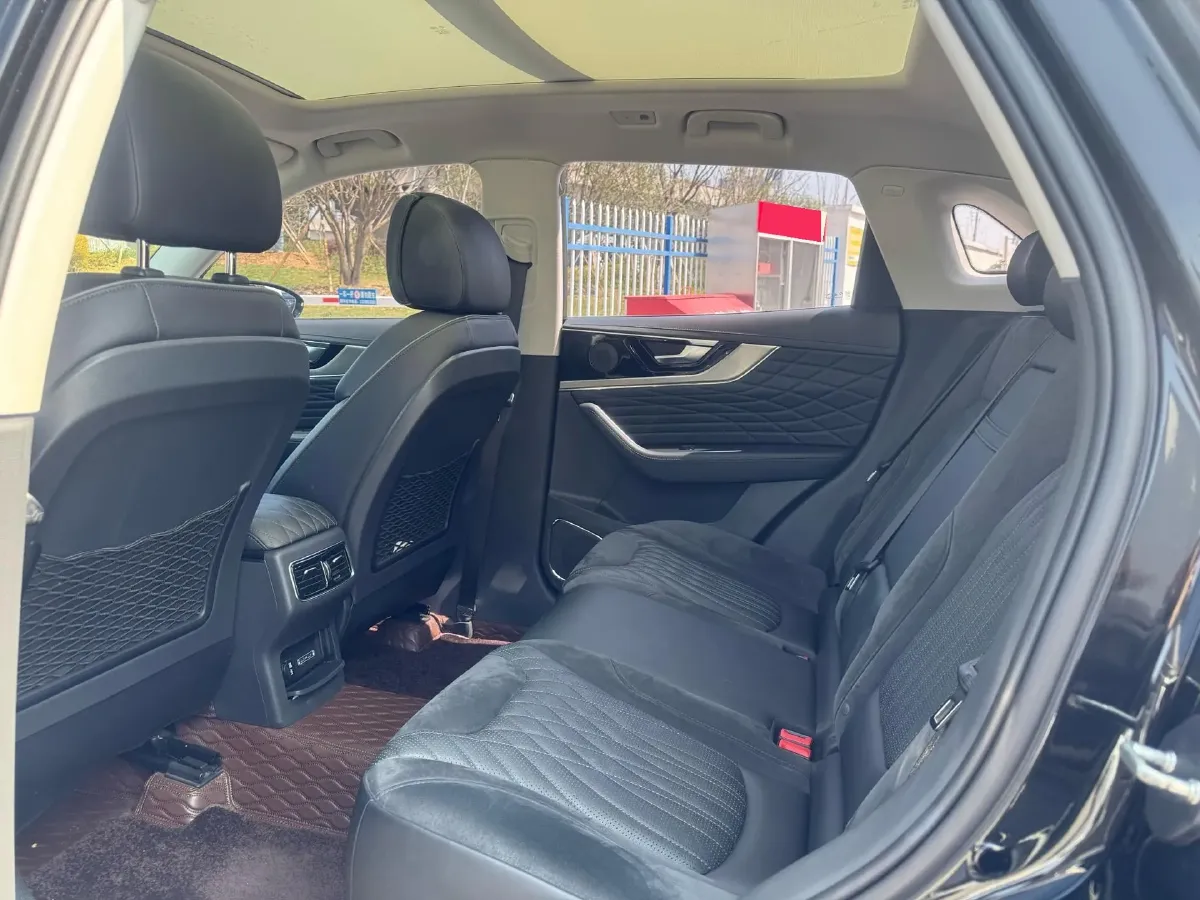 2022 HongQi HS5 2.0T 224HP L4 6AT,autocango,china used car exporter,china ev exporter,chinese used car exporter,chinese used ev exporter