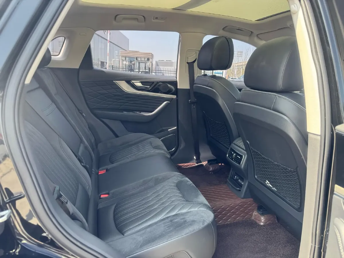 2022 HongQi HS5 2.0T 224HP L4 6AT,autocango,china used car exporter,china ev exporter,chinese used car exporter,chinese used ev exporter