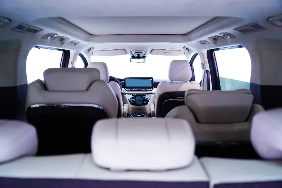 2023 HongQi HQ9 2.0T 252HP L4 8AT,autocango,china used car exporter,china ev exporter,chinese used car exporter,chinese used ev exporter