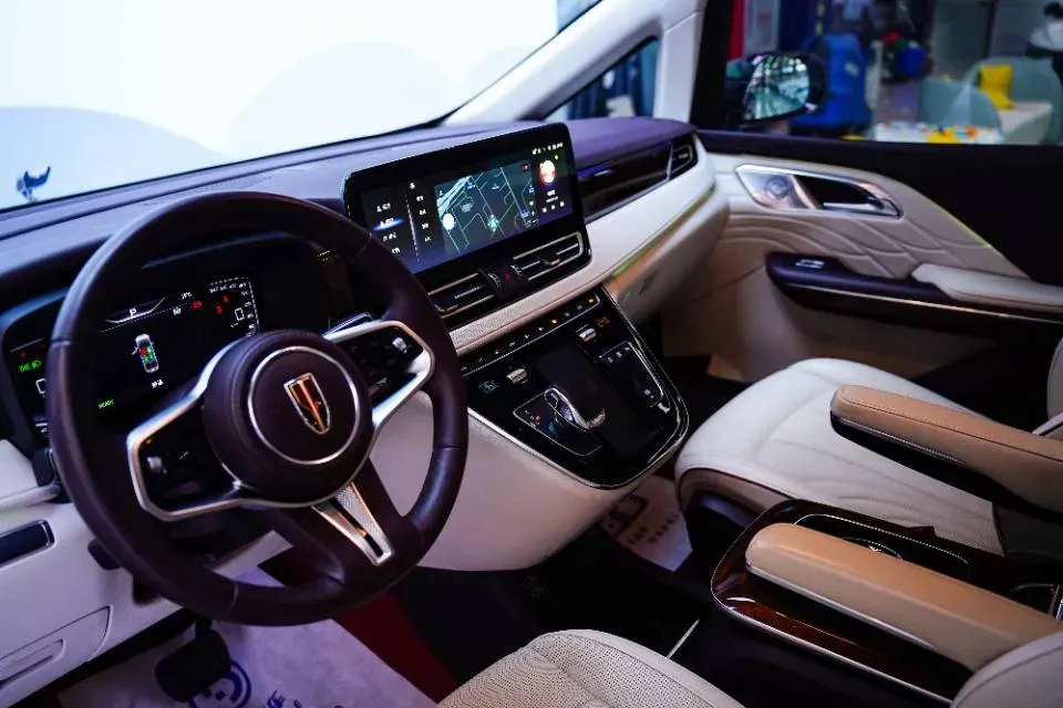 2023 HongQi HQ9 2.0T 252HP L4 8AT,autocango,china used car exporter,china ev exporter,chinese used car exporter,chinese used ev exporter