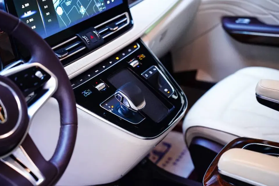 2023 HongQi HQ9 2.0T 252HP L4 8AT,autocango,china used car exporter,china ev exporter,chinese used car exporter,chinese used ev exporter