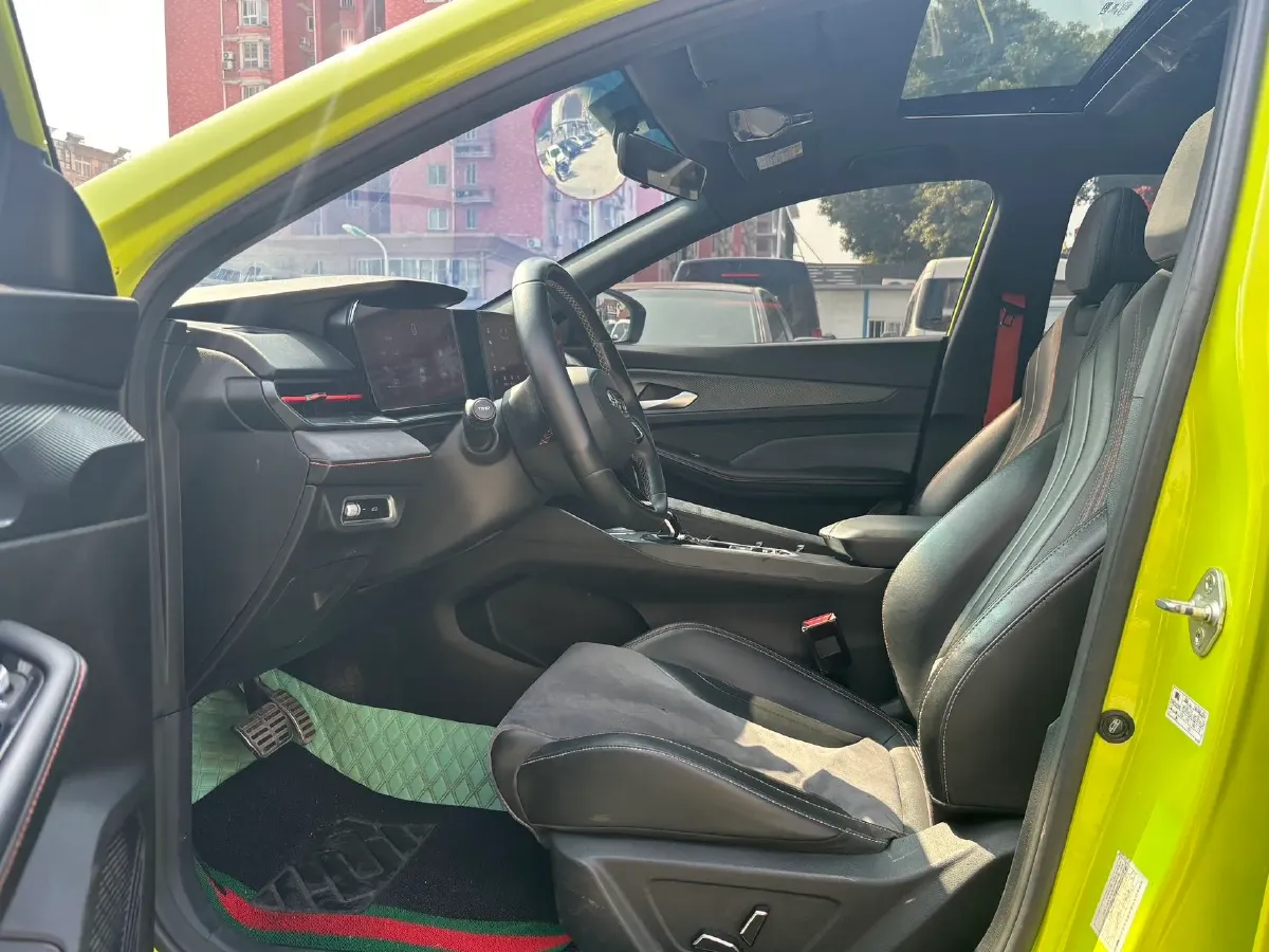 2022 Geely Binray 1.5T 181HP L4 7DCT,autocango,china used car exporter,china ev exporter,chinese used car exporter,chinese used ev exporter