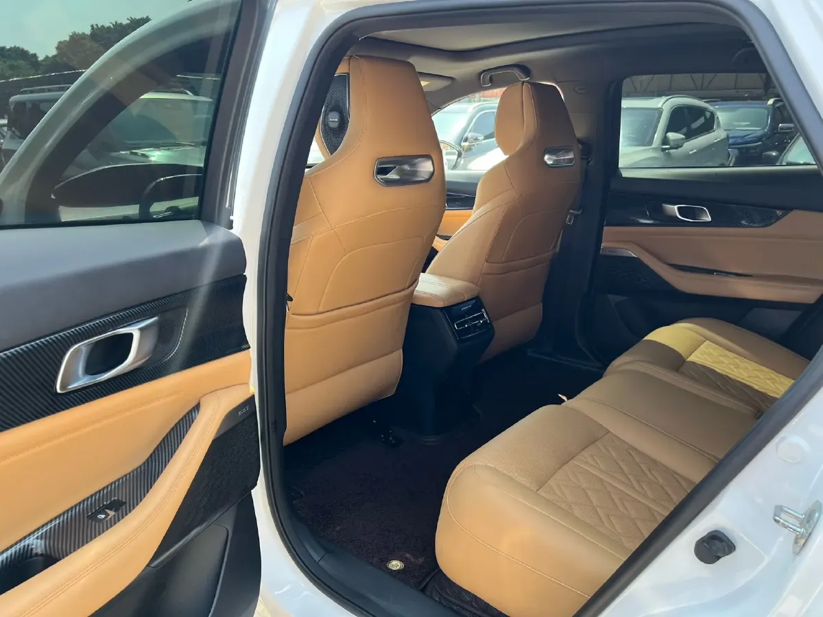 2021 ChangAn UNI-K 2.0T 233HP L4 8AT,autocango,china used car exporter,china ev exporter,chinese used car exporter,chinese used ev exporter