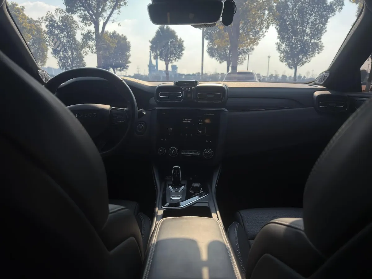 2022 LYNK&CO 02 Hatchback 2.0T 190HP L4 7DCT,autocango,china used car exporter,china ev exporter,chinese used car exporter,chinese used ev exporter