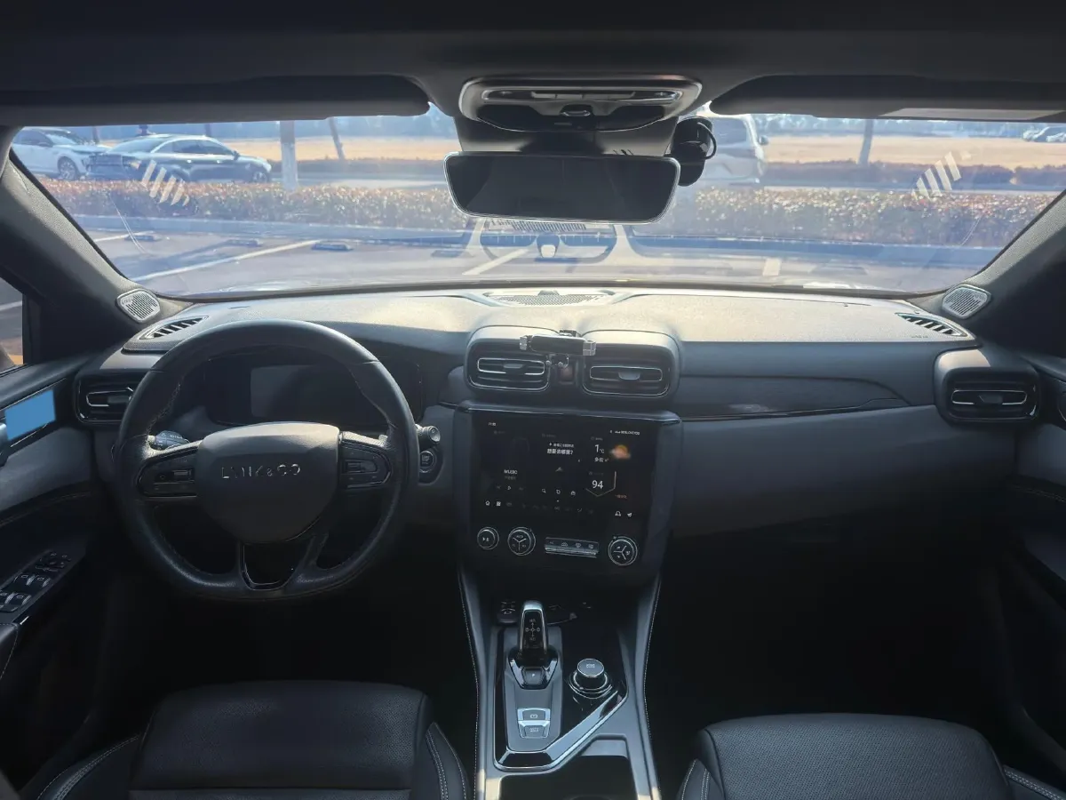 2022 LYNK&CO 02 Hatchback 2.0T 190HP L4 7DCT,autocango,china used car exporter,china ev exporter,chinese used car exporter,chinese used ev exporter