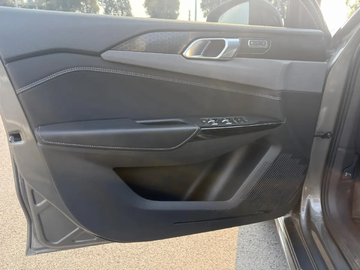 2022 LYNK&CO 02 Hatchback 2.0T 190HP L4 7DCT,autocango,china used car exporter,china ev exporter,chinese used car exporter,chinese used ev exporter