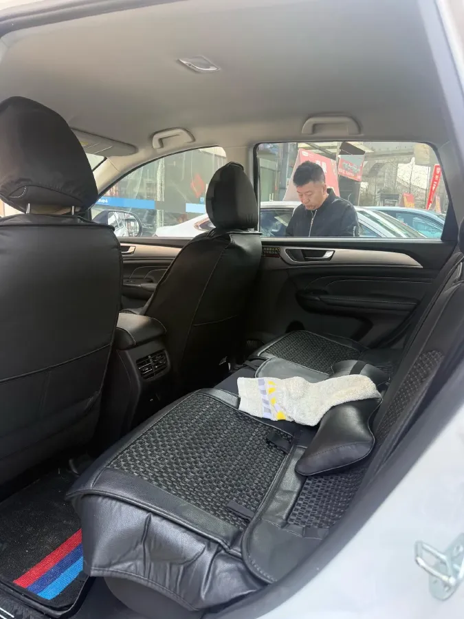 2023 Haval M6 1.5T 150HP L4 7DCT,autocango,china used car exporter,china ev exporter,chinese used car exporter,chinese used ev exporter