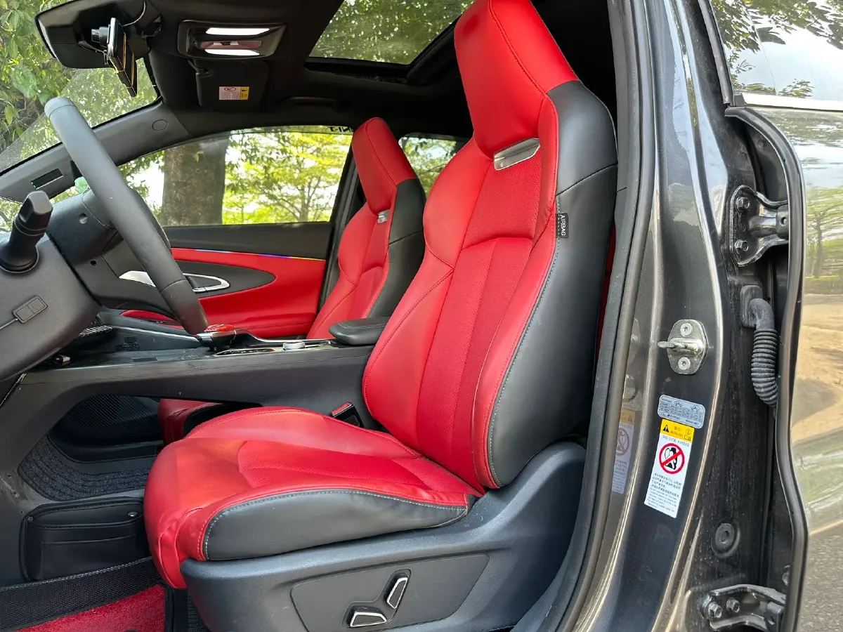 2020 ChangAn UNI-T 1.5T 180HP L4 7DCT,autocango,china used car exporter,china ev exporter,chinese used car exporter,chinese used ev exporter