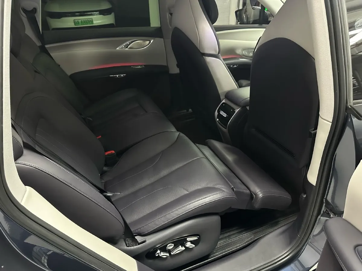 2023 IM LS7 BEV 100KWH,autocango,china used car exporter,china ev exporter,chinese used car exporter,chinese used ev exporter