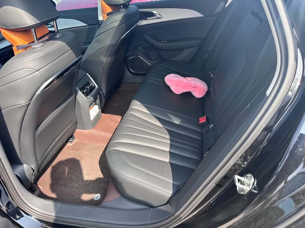 2025 HongQi H5 1.5T 169HP L4 7DCT,autocango,china used car exporter,china ev exporter,chinese used car exporter,chinese used ev exporter