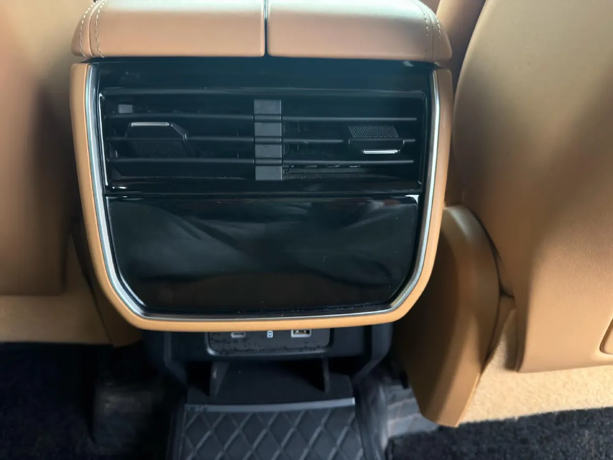 2024 LYNK&CO 09 2.0T 254HP L4 8AT,autocango,china used car exporter,china ev exporter,chinese used car exporter,chinese used ev exporter