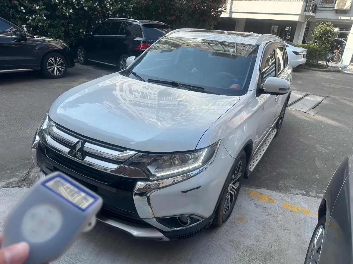 2018 Mitsubishi Outlander 2.0L 166HP L4 CVT,autocango,china used car exporter,china ev exporter,chinese used car exporter,chinese used ev exporter
