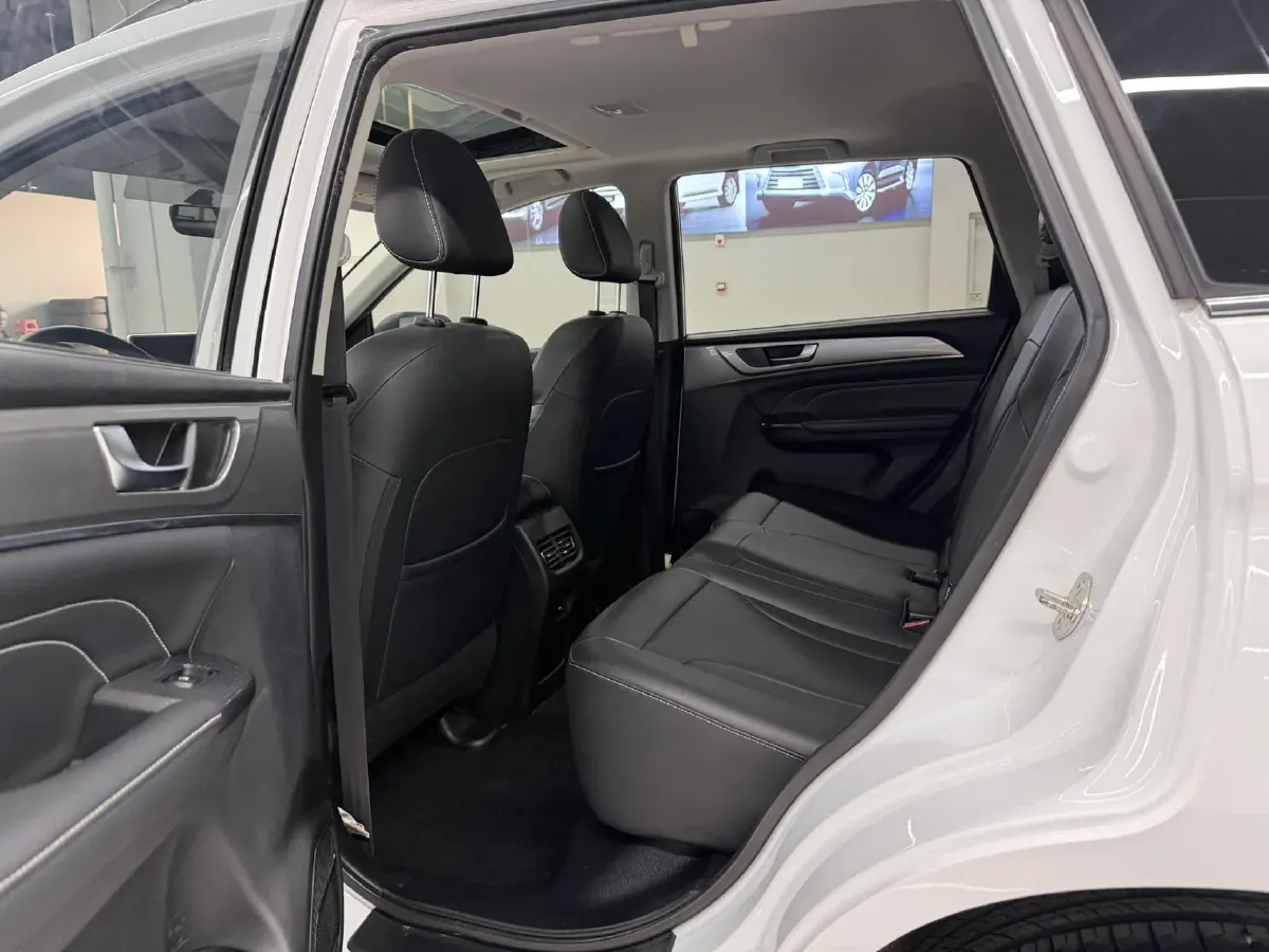 2021 Haval M6 1.5T 150HP L4 7DCT,autocango,china used car exporter,china ev exporter,chinese used car exporter,chinese used ev exporter