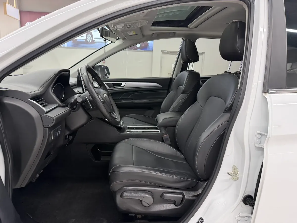 2021 Haval M6 1.5T 150HP L4 7DCT,autocango,china used car exporter,china ev exporter,chinese used car exporter,chinese used ev exporter