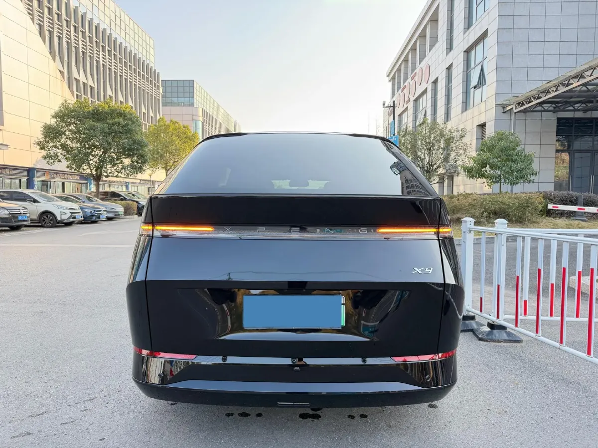 2024 Xpeng X9 BEV 101.5KWH,autocango,china used car exporter,china ev exporter,chinese used car exporter,chinese used ev exporter