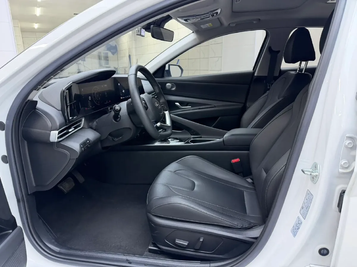 2021 Hyundai Elantra 1.5L 115HP L4 CVT,autocango,china used car exporter,china ev exporter,chinese used car exporter,chinese used ev exporter