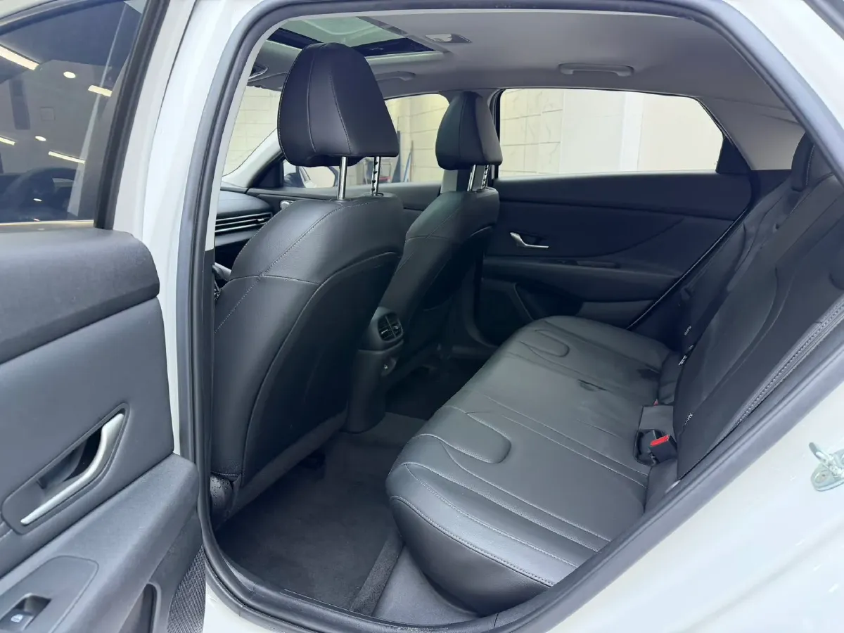 2021 Hyundai Elantra 1.5L 115HP L4 CVT,autocango,china used car exporter,china ev exporter,chinese used car exporter,chinese used ev exporter