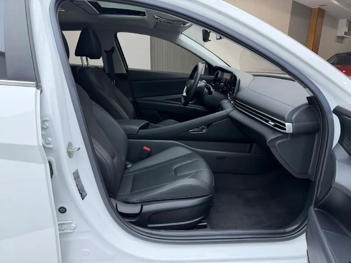 2021 Hyundai Elantra 1.5L 115HP L4 CVT,autocango,china used car exporter,china ev exporter,chinese used car exporter,chinese used ev exporter