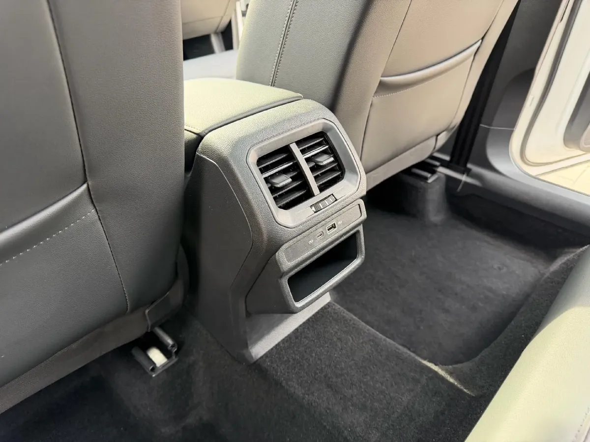 2021 Volkswagen Tharu 1.4T 150HP L4 7DCT,autocango,china used car exporter,china ev exporter,chinese used car exporter,chinese used ev exporter