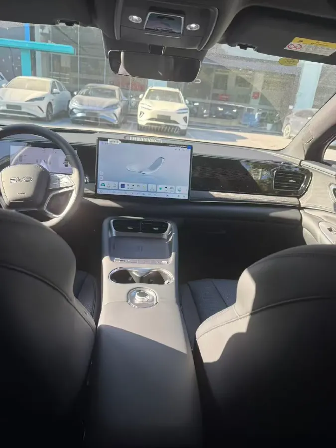 2025 LanDian E5 PLUS 1.5L 95HP L4 E-CVT PHEV,autocango,china used car exporter,china ev exporter,chinese used car exporter,chinese used ev exporter