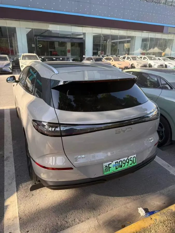 2025 LanDian E5 PLUS 1.5L 95HP L4 E-CVT PHEV,autocango,china used car exporter,china ev exporter,chinese used car exporter,chinese used ev exporter