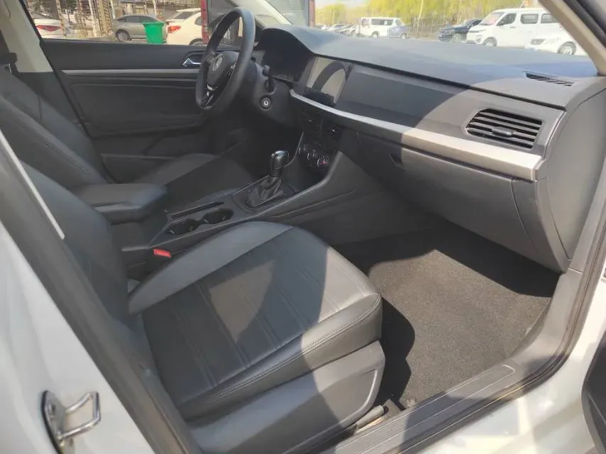 2021 Chevrolet Monza 1.5L 113HP L4 6AT,autocango,china used car exporter,china ev exporter,chinese used car exporter,chinese used ev exporter