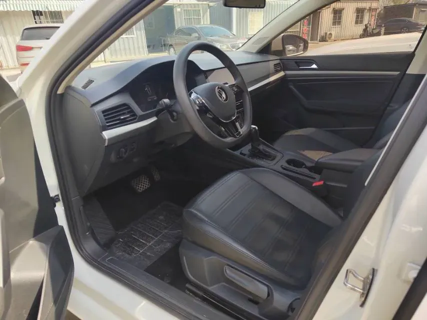 2021 Chevrolet Monza 1.5L 113HP L4 6AT,autocango,china used car exporter,china ev exporter,chinese used car exporter,chinese used ev exporter