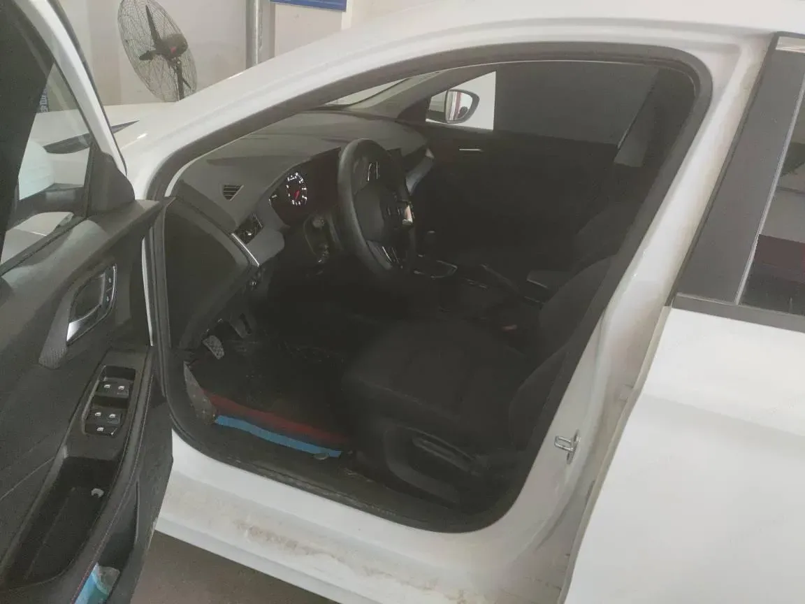 2023 MG 5 1.5L 129HP L4 5MT,autocango,china used car exporter,china ev exporter,chinese used car exporter,chinese used ev exporter