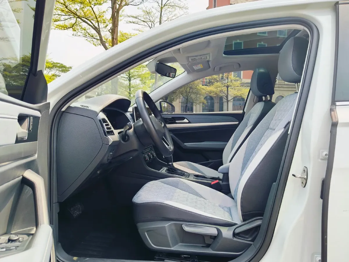 2023 Volkswagen Lavida 1.5T 160HP L4 7DCT,autocango,china used car exporter,china ev exporter,chinese used car exporter,chinese used ev exporter