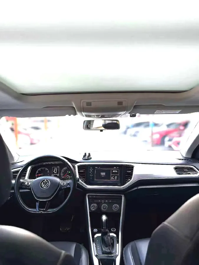 2022 Volkswagen T-Roc 1.4T 150HP L4 7DCT,autocango,china used car exporter,china ev exporter,chinese used car exporter,chinese used ev exporter