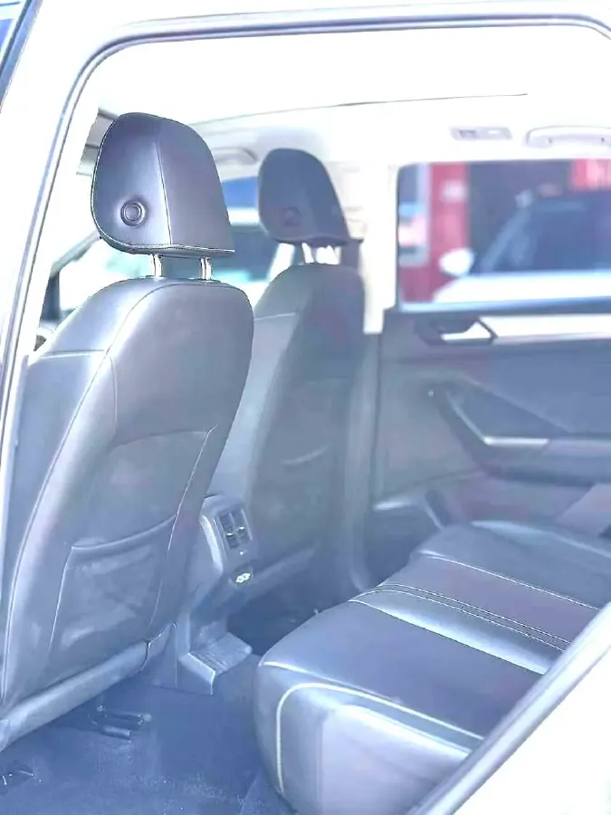 2022 Volkswagen T-Roc 1.4T 150HP L4 7DCT,autocango,china used car exporter,china ev exporter,chinese used car exporter,chinese used ev exporter