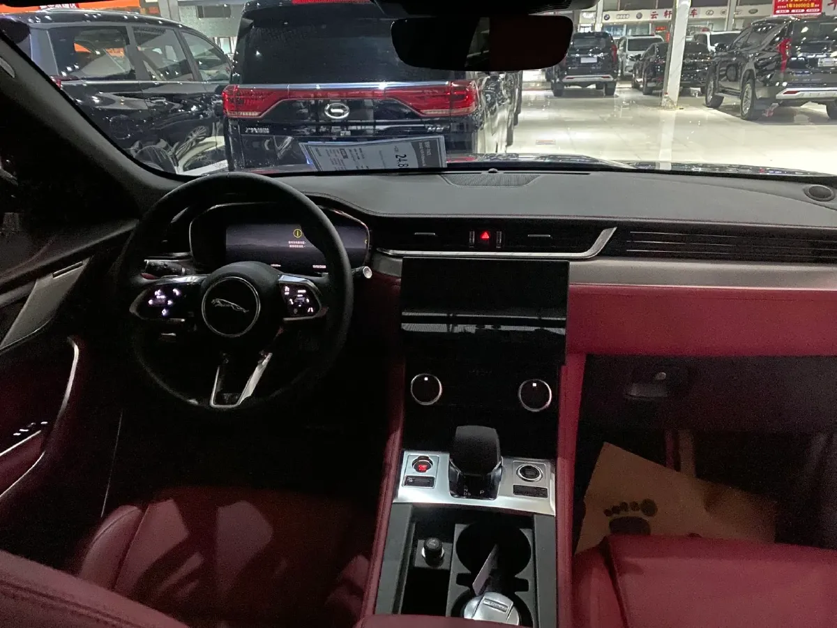 2024 Jaguar F-PACE 2.0T 250HP L4 8AT,autocango,china used car exporter,china ev exporter,chinese used car exporter,chinese used ev exporter