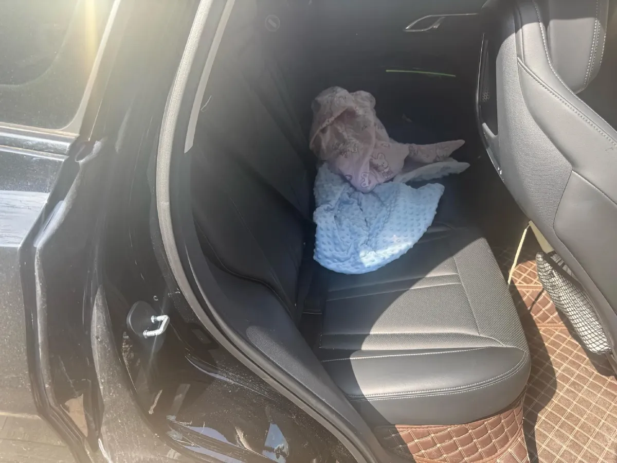 2023 HongQi HS3 1.5T 169HP L4 7DCT,autocango,china used car exporter,china ev exporter,chinese used car exporter,chinese used ev exporter