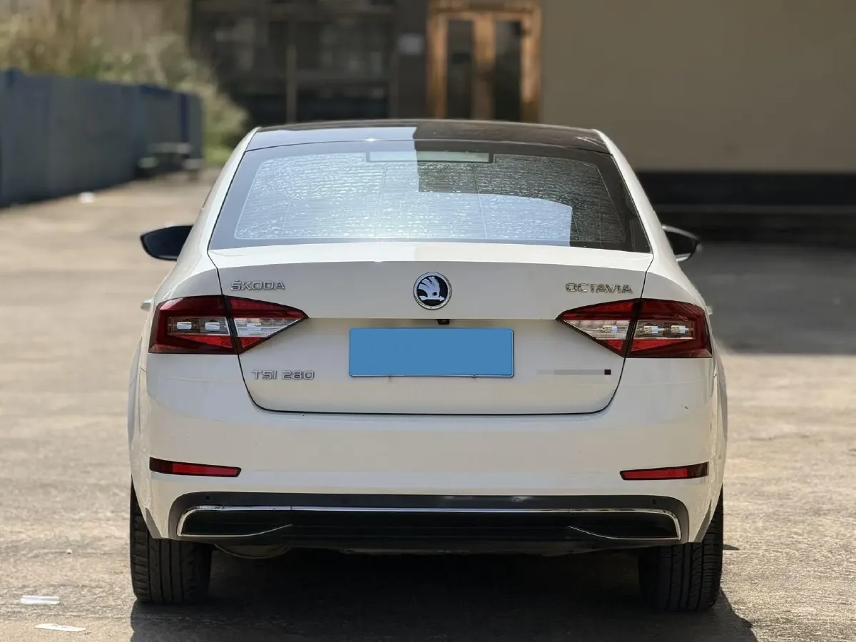 2018 Skoda Octavia 1.4T 150HP L4 7DCT,autocango,china used car exporter,china ev exporter,chinese used car exporter,chinese used ev exporter