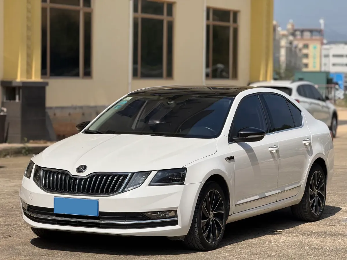 2018 Skoda Octavia 1.4T 150HP L4 7DCT,autocango,china used car exporter,china ev exporter,chinese used car exporter,chinese used ev exporter